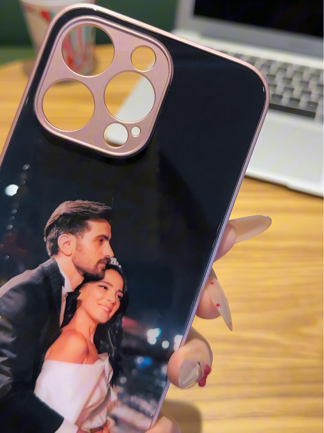 Forever Yours fotocover: Personliggjort med dit særlige øjeblik – en hjertevarm gave